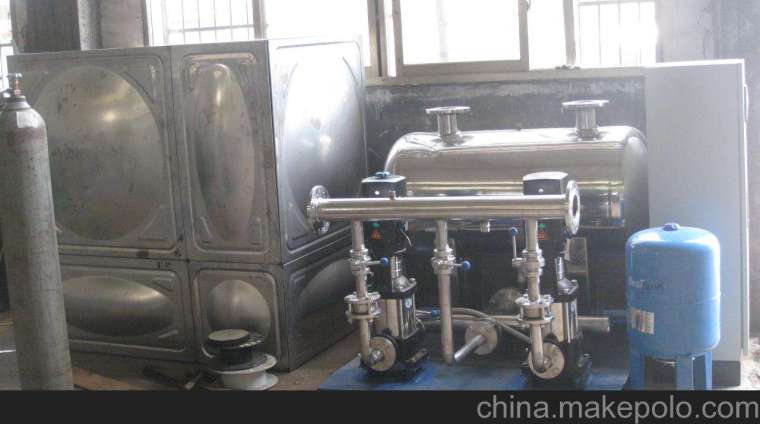 水箱加无负压供水设备