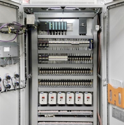 恒壓供水變頻控制柜改造
